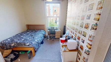 5 bedroom semi-detached house to rent - Photo 5