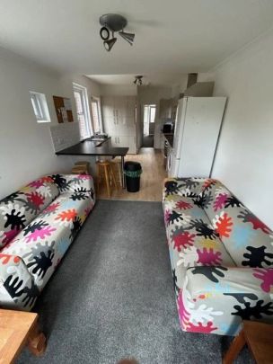 To Rent Muscliffe Road, Winton, Bournemouth, BH9 £2,550 pcm Tenancy Info - Photo 1