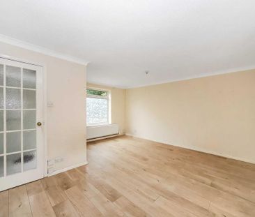 3 bedroom end of terrace house to rent - Photo 1
