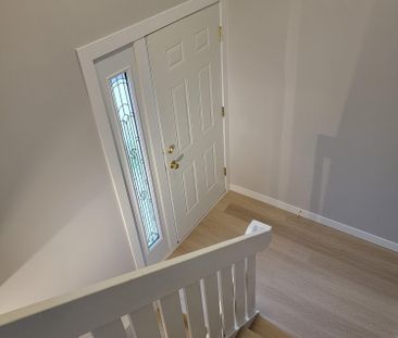 Renovated 4 Bedroom Duplex near Knox Mountain - Photo 4