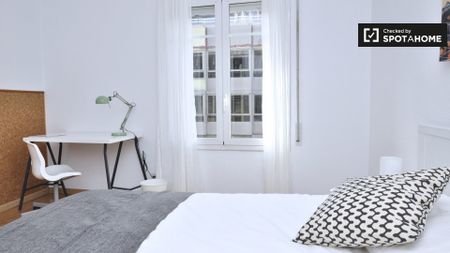 barcelona, Catalonia 08012 - Photo 4