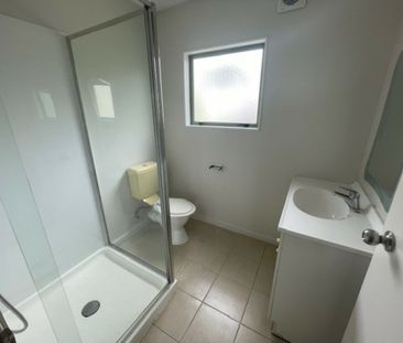 2 Bedroom Cozy Unit in Central Ranui - Photo 6