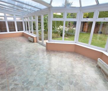 Arethusa Way, Woking - 4 bedrooms Property for lettings - Seymours - Photo 1