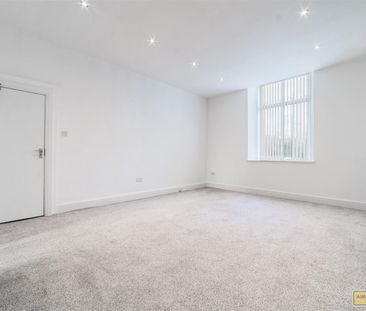 Ground Floor Flat, Railway Road, Darwen BB3 2RJ - Photo 5