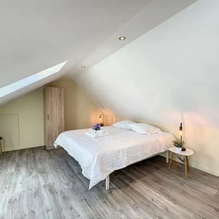 Gerenoveerde rijwoning met 3 slaapkamers te huur in Steenkerke! - Foto 1