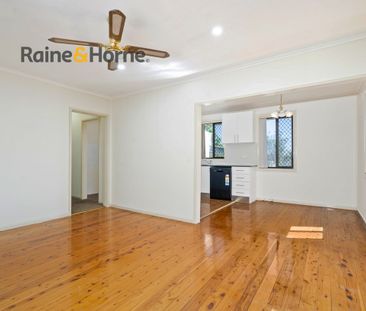 Charming 3 Bedroom Home - AVAILABLE NOW - Photo 2