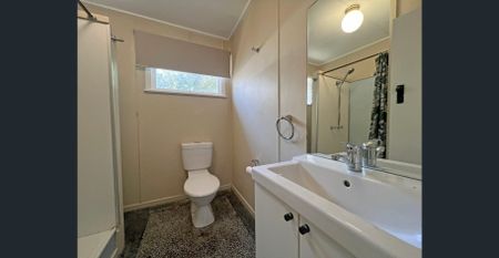 Take a Stroll to Stones Corner - Photo 2