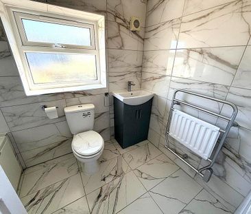3 bedroom terraced house to rent - Photo 5