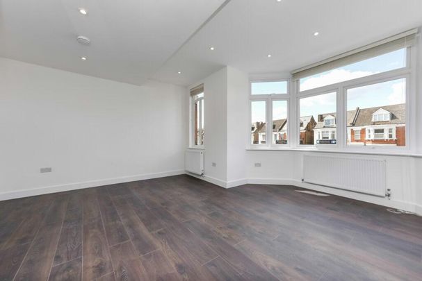 3 bedroom flat to rent - Photo 1