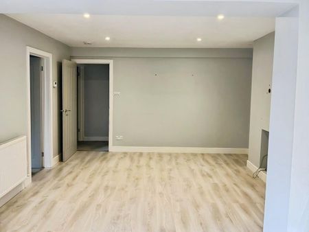 2 bedroom maisonette to rent - Photo 2