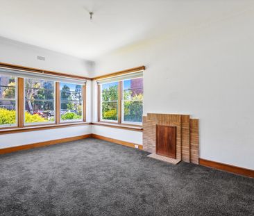 34 Earl Street Sandy Bay TAS 7005 Australia - Photo 6