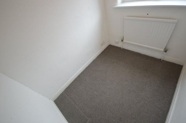 Elm Road South, Cheadle Heath - Photo 1