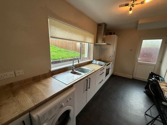 Maesyfelin, Llanelli, SA15 - Photo 1