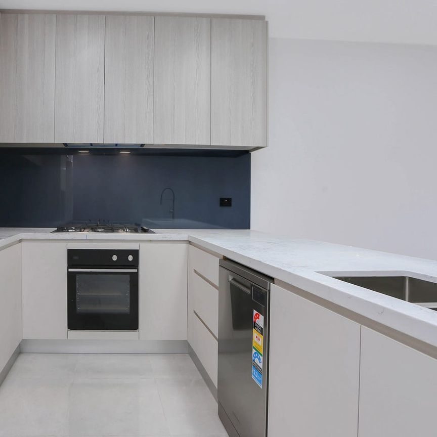 Brand New Beauty In Box Hill!!! - Photo 1