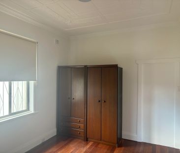 Freshly Painted 1 Bedroom Unit - Photo 2