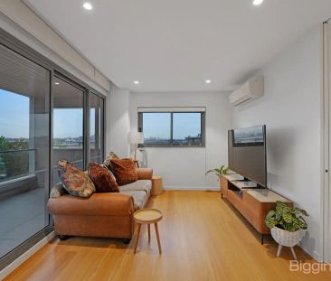 “FABULOUS OUTLOOK WITH CITY VIEWS” - Photo 5