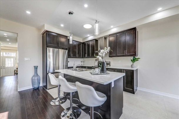 Three bedroom home for rent Whitby - Photo 1