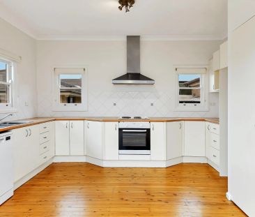 Delightful Family Home in Sought-after Location - Photo 5