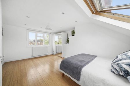 1 bedroom in a house share to rent - Photo 4