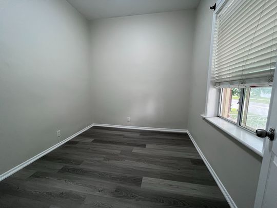 For Lease - 36 Pearl Street, Brantford, Ontario - Photo 1