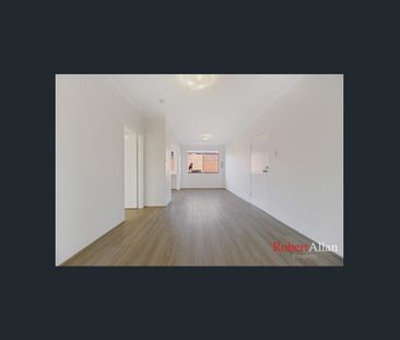 Well Back from Main Road - No Traffic Noise - One Bedroom-Aircon - Photo 5