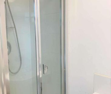 En-suite Room, On Board Street, Salford, M6 - Photo 1