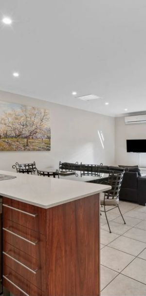 Fully Furnished Inner-City Living in the Heart of West End - Photo 1