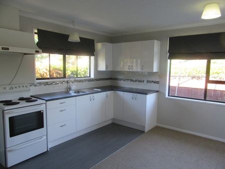 Riccarton – 3 bedroom unit. 1 bathroom - Photo 4