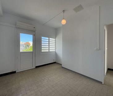 A LOUER - Saint-Denis centre-ville - Maison de ville mitoyenne T3 a... - Photo 4
