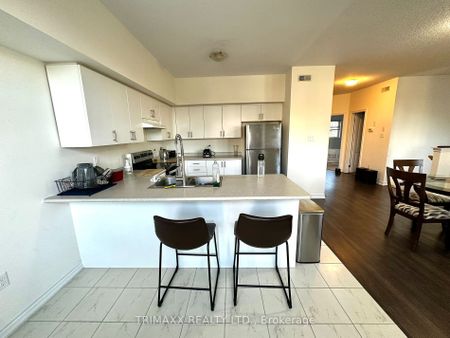 Condo Townhouse For Lease | X8122732 - Photo 2