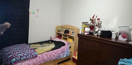 4 1/2 - Photo 2