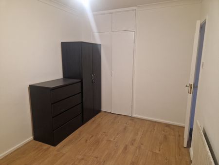 3 Bed Flat, Roberta Street, E2 - Photo 2