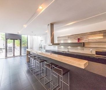 For Lease - 110 Charles Street Unit# 4208, Toronto, Ontario - Photo 2