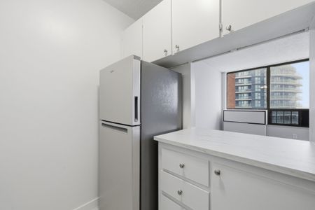 For Lease - 2360 Dundas Street Unit# 1302B, Toronto, Ontario - Photo 3