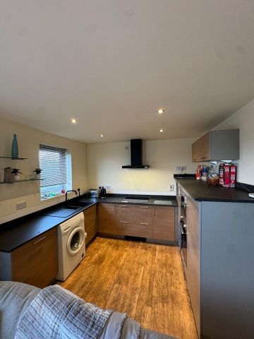 2 Bed Flat, Arncliffe Road, LS16 - Photo 2