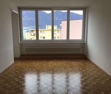 LOCARNO, LUMINOUS 3 1/2-ROOM APARTMENT FOR RENT - Photo 2