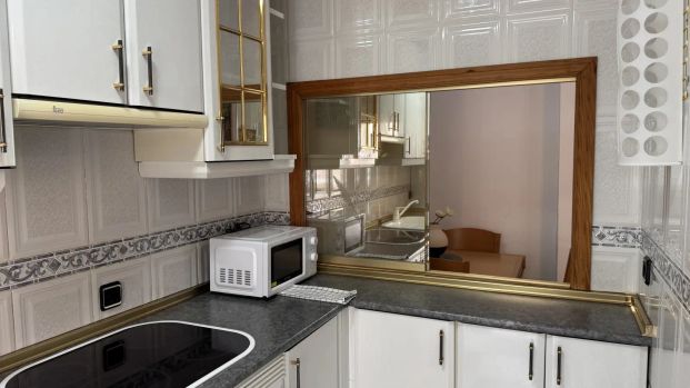 3-bedroom apartment for rent in Casco Histórico de Vicálvaro, no couples or smoking allowed. - Photo 1