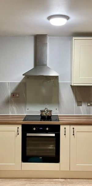 3 bedroom end of terrace house to rent - Photo 1