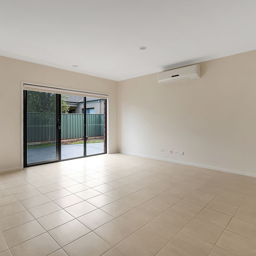 63 Park Orchard Drive, Pakenham VIC 3810 - House For Rent | Domain - Photo 1