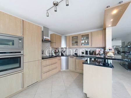 Bright and spacious villa, ideal location and panoramic view! - Foto 5