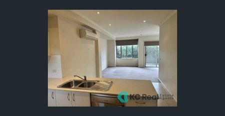 Contemporary Living in the Heart of Convenience - Photo 3