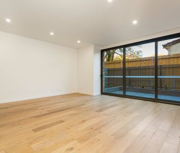Cutting Edge Luxury Living - Photo 4