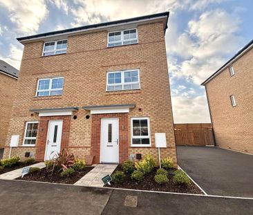 3 bedroom semi-detached house to rent - Photo 3