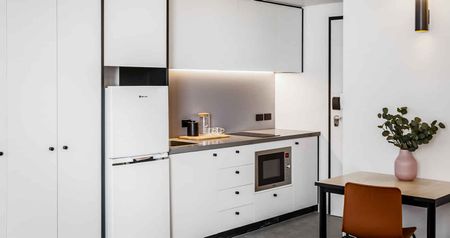 Premium Studio Apartment - Photo 2