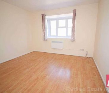 Redwood Close, South Oxhey, WD19 - Photo 1