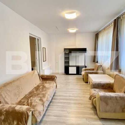 2 camere, decomandat, 70mp loc de parcare, curte comuna, zona strazii Paris - Photo 1