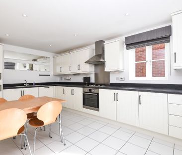 4 bedroom link detached house to rent - Photo 5