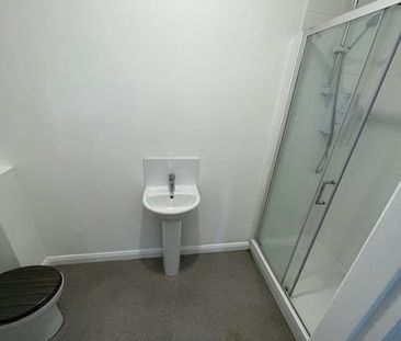 Flat to rent on - Photo 3