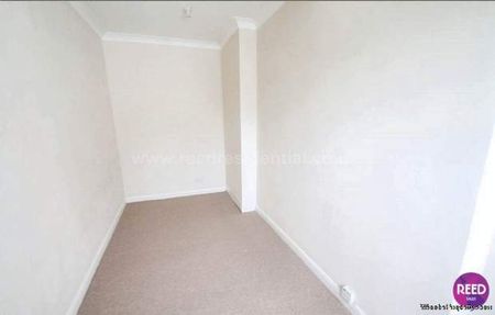 2 bedroom property to rent in Westcliff On Sea - Photo 3