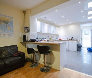 5 bedroom house to rent - Photo 1